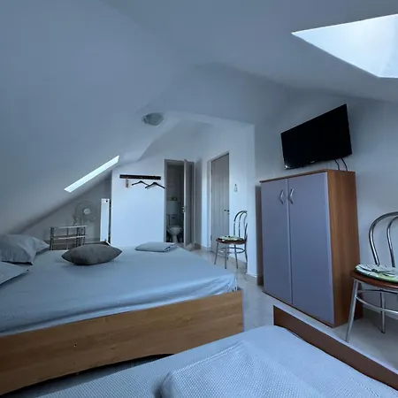 By Maria Eforie Sud (Constanta)